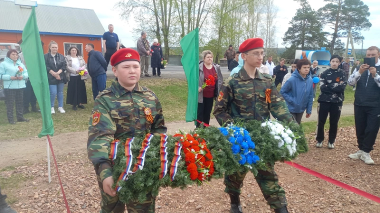 Гирлянда от юнармейцев: дань памяти ко Дню Победы.